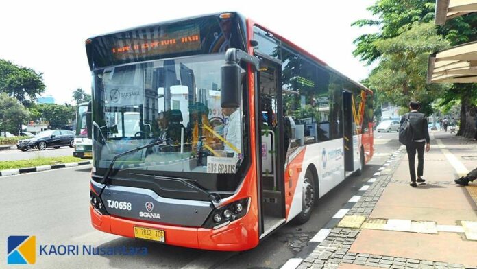 Bus Metro Trans Scania Bus Gratis Katedral Misa Natal