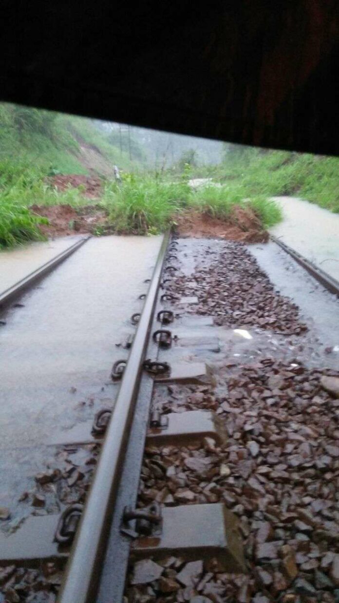 longsor Jalur Tertutup Longsor