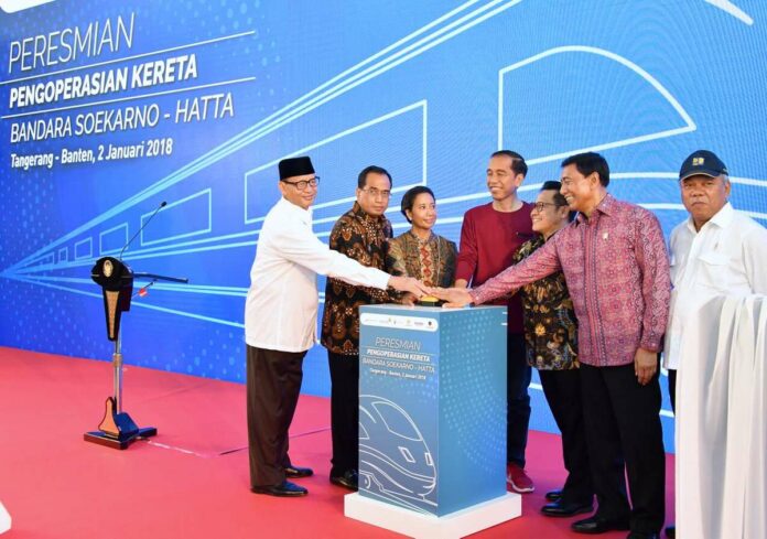 DShiYqPU8AA7RV8 Presiden Joko Widodo Resmikan Operasional KA Bandara