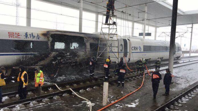 crh terbakar Kereta Cepat Tiongkok Terbakar