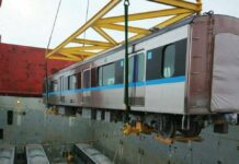 Dua Rangkaian Kereta MRT Jakarta Telah Dinaikkan Ke Kapal