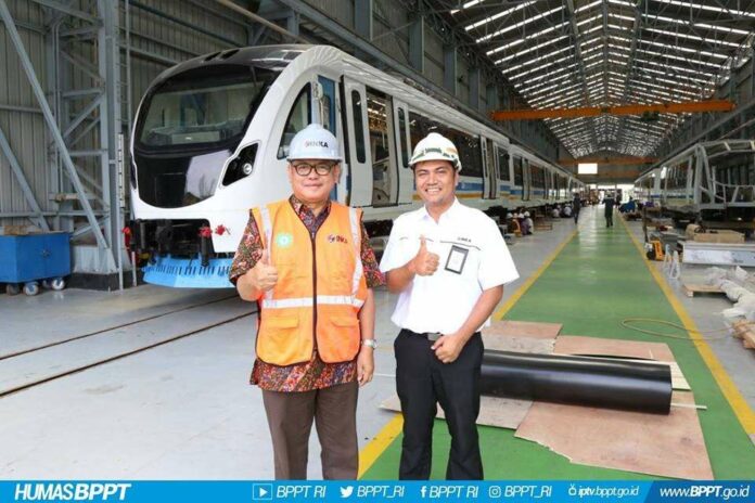 WhatsApp Image 2018-03-13 at 18.35.51 bentuk kereta LRT Palembang