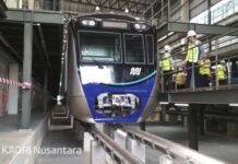Gubernur Jakarta Tinjau Rangkaian Kereta MRT