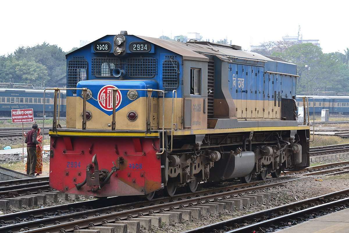 1200px-BR_2934 Lokomotif Class 2900 milik Bangladesh Railway buatan Hyundai Rotem (Wikimedia / Ifthekhar Omer)