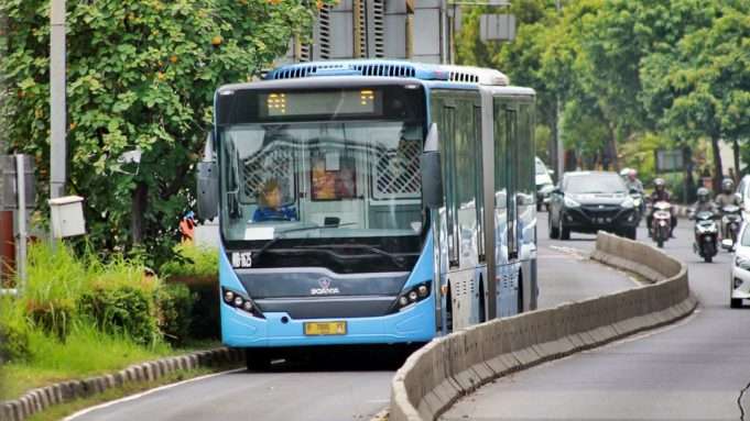rute ke ennichisai ke ennichisai dengan kendaraan umum