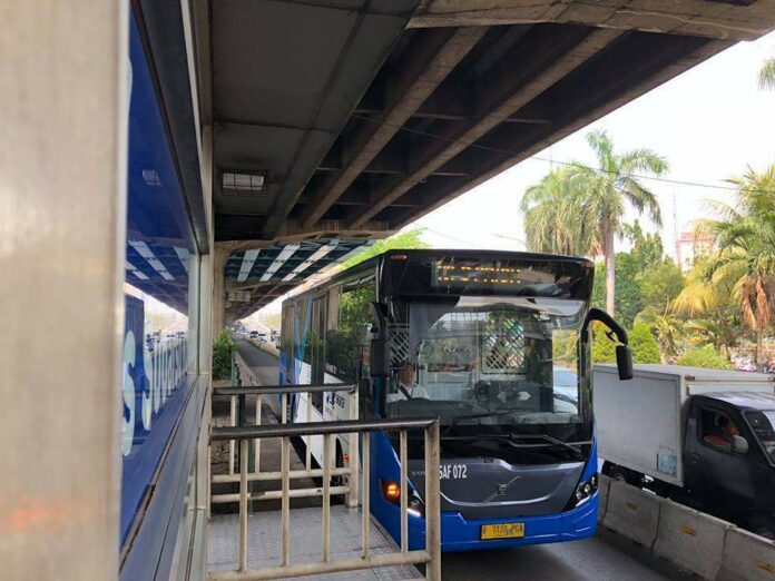 saf-072-steady-safe-transjakarta