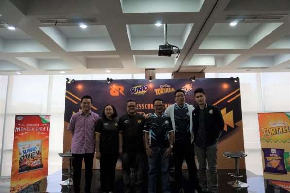 Dua Kelinci x RRQ-EVOS dukungan industri untuk esports dukungan industri pada esports dukungan industri untuk esports