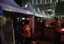 Di Tengah Gelapnya Malam, Kami Mengabadikan Momen Terakhir Ennichisai 2019 setelah ennichisai berakhir
