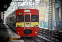 Diisukan Pensiun, KRL seri 5000 Kembali Beroperasi! KRL seri 5000 rangkaian 5817F (KAORI Nusantara/Farouq Adhari)