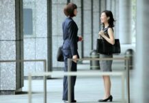 Lebih Dari Setengah Wanita Muda Jepang Mengalami Krisis Finansial wanita