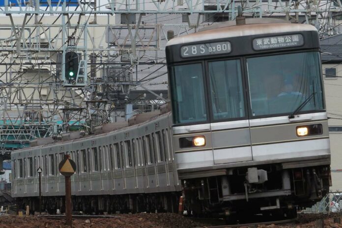 1280px-Tokyo-Metro-Hibiya-Line-03-101F-20190603