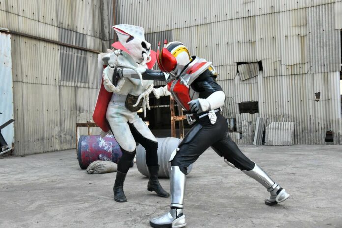 ETrIa5SUwAA9aYF kamen rider den-o pretty den-o