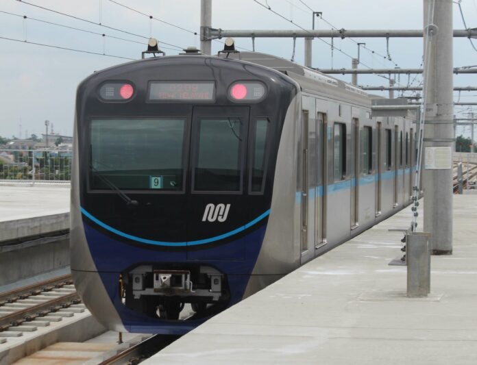 mrt jakarta pembatasan penumpang