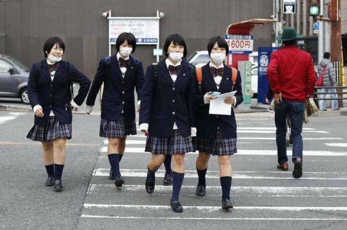 gadis-jepang-covid-19 COVID-19