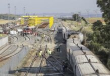 Kereta Cepat Spanyol Alvia Tergelincir, 2 Tewas