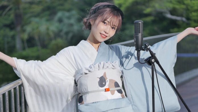 Singing Cosplayer Hikari suzuya