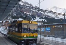 Lokomotif Listrik Sepur Sempit Bergerigi Baru Wengernalpbahn Tiba
