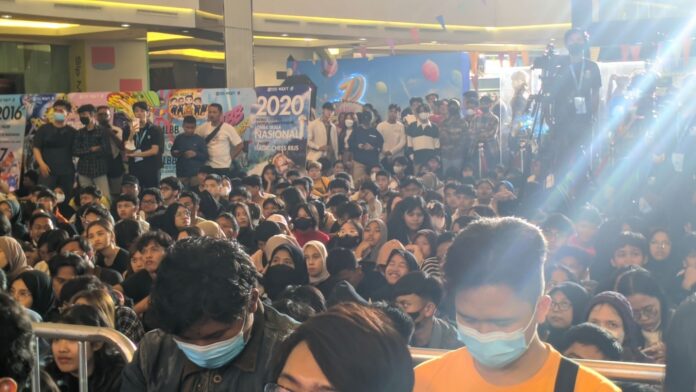 PestaMabar_crowd