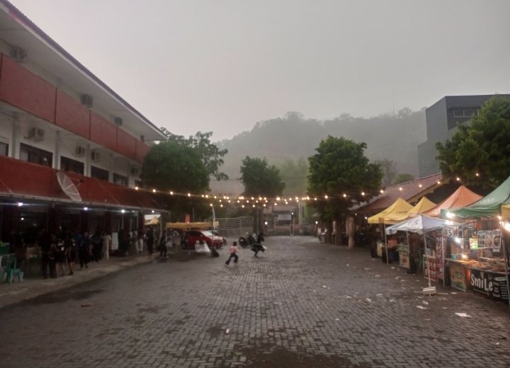 Suasana event Ckai saat diguyur hujan