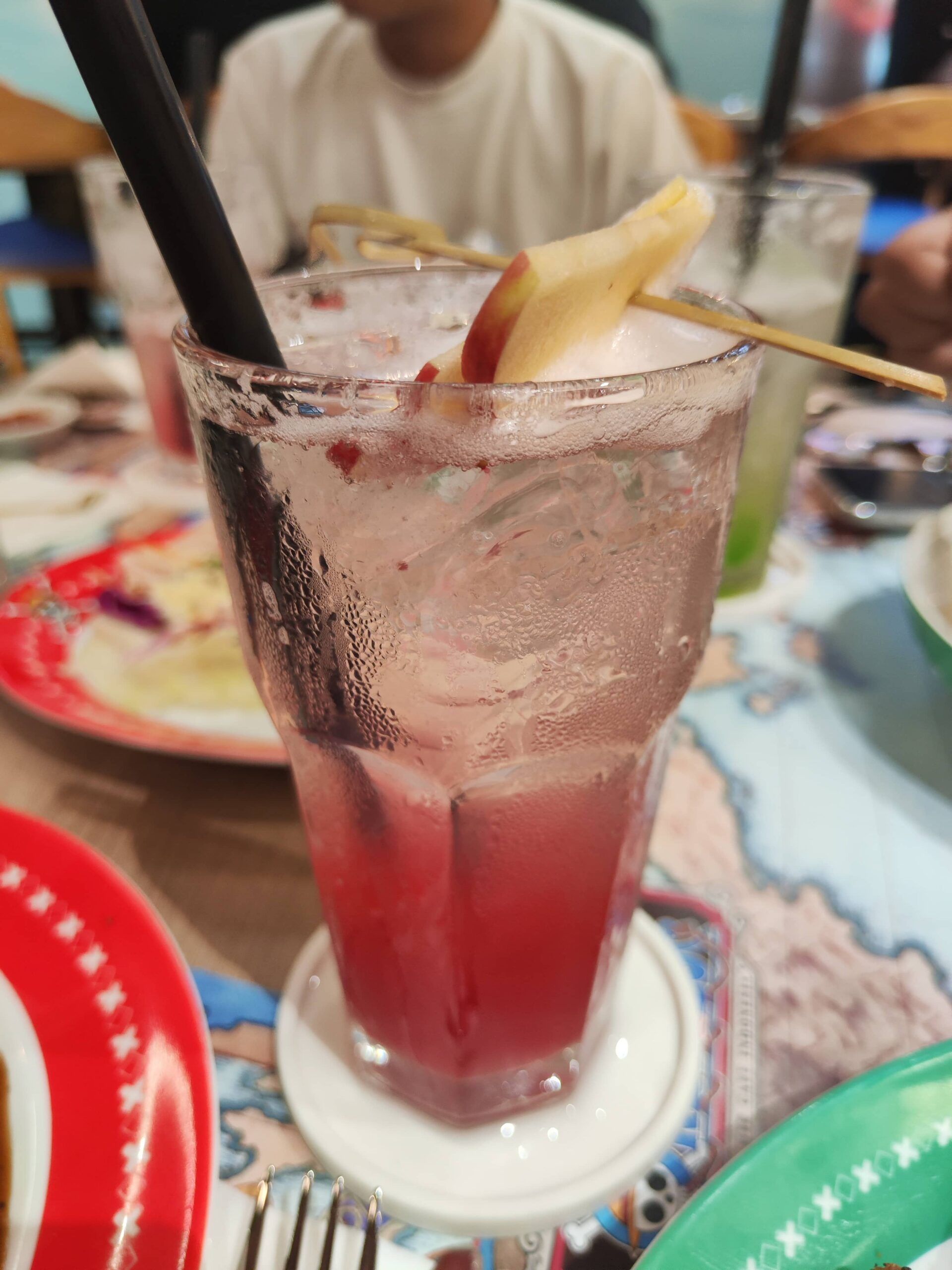 Minuman dari set menu Luffy