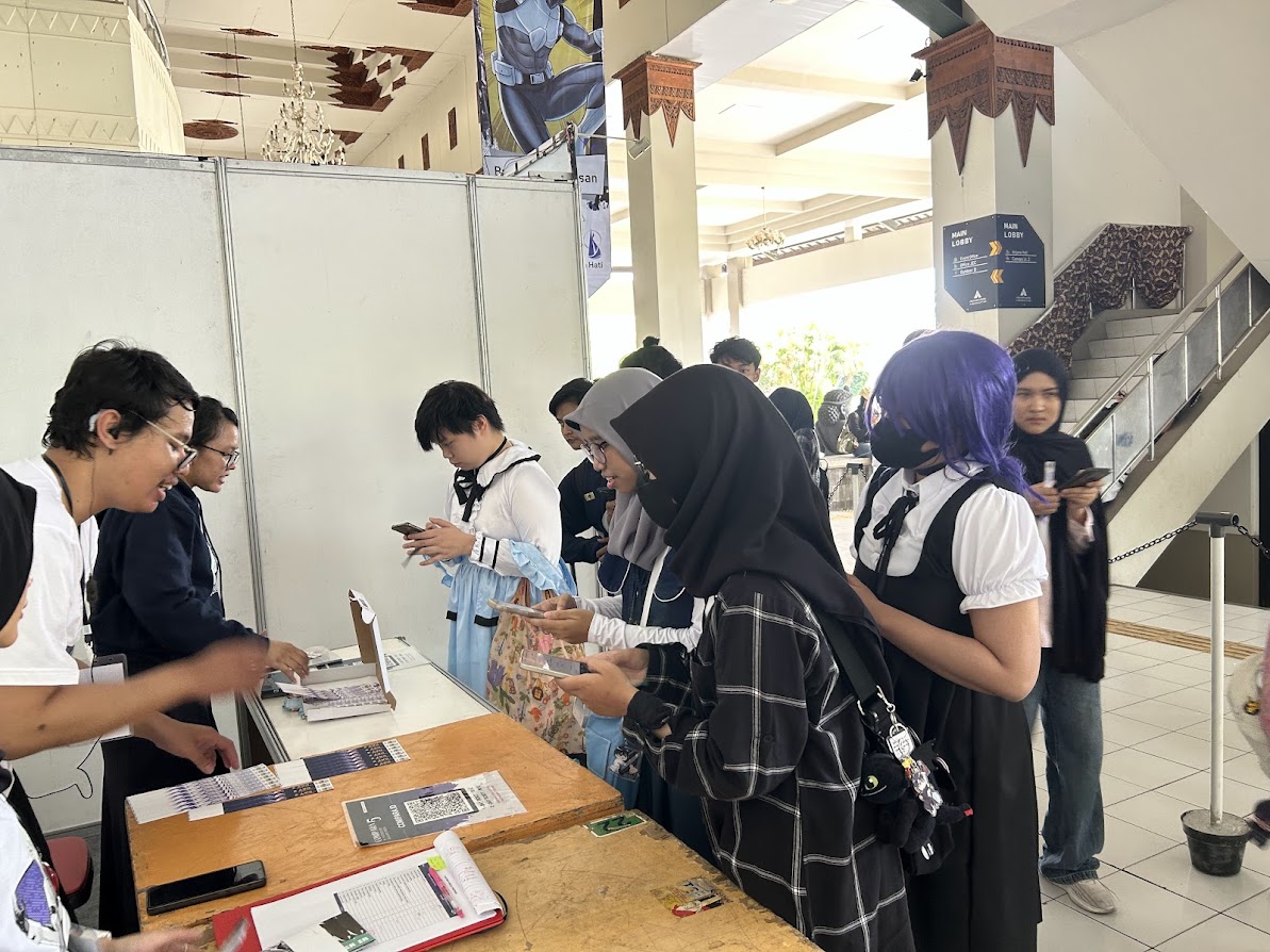 Suasana penjualan tiket di Comipara 5. (Kevin W)