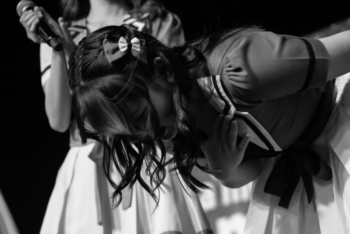 Cathy mengumumkan kelulusannya