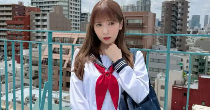 Ayaka Tomoda